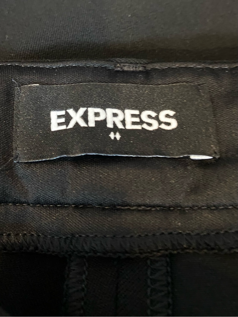 Express Women's size 8 Black Skinny Pants midrise with Faux Leather Side Stripe - Picture 6 of 7